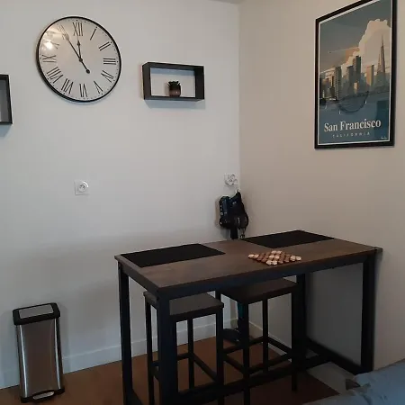 Cozy Accommodation, St Roch, Amiens, Netflix, Wi-fi, Apartamento *
